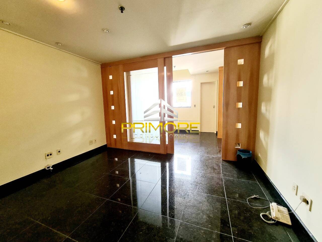 Sala Comercial no Funcionários - proximo ao Life Center