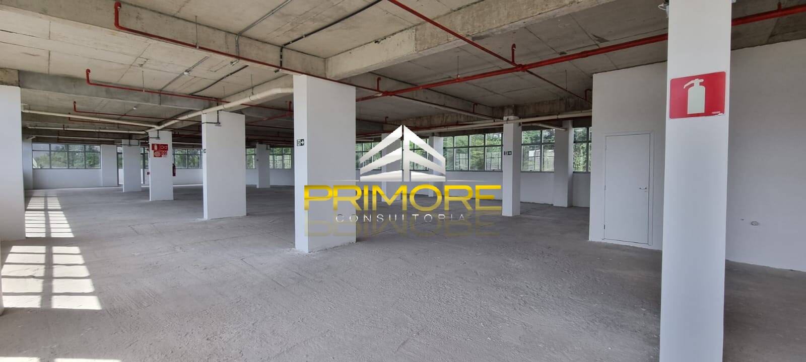 Andar corrido com 476m² no Vila da Serra