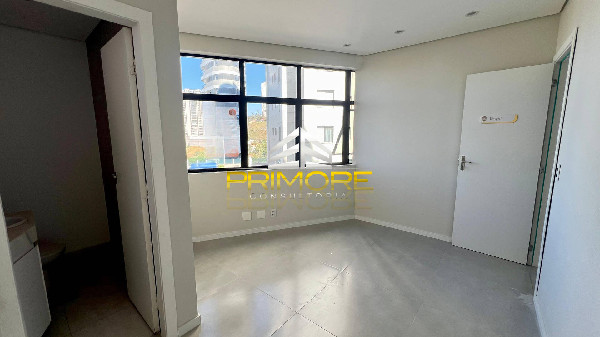 Conjunto de salas no total de 72m² no Vila da Serra.