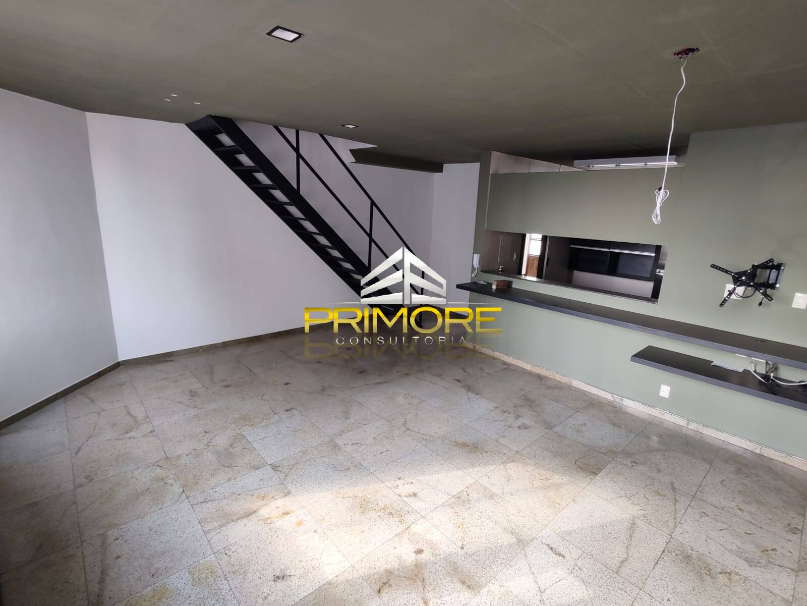 Apartamento de 2 quartos, com 111m² no bairro Funcionários