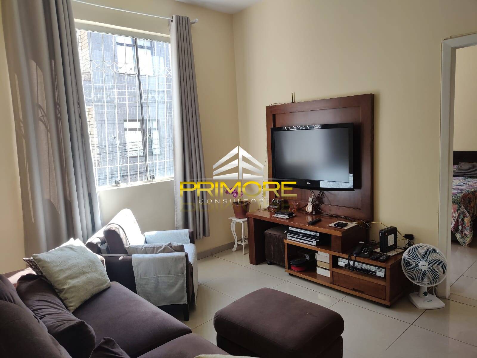 Apartamento à venda, 3 quartos, amplo, reformado no Prado