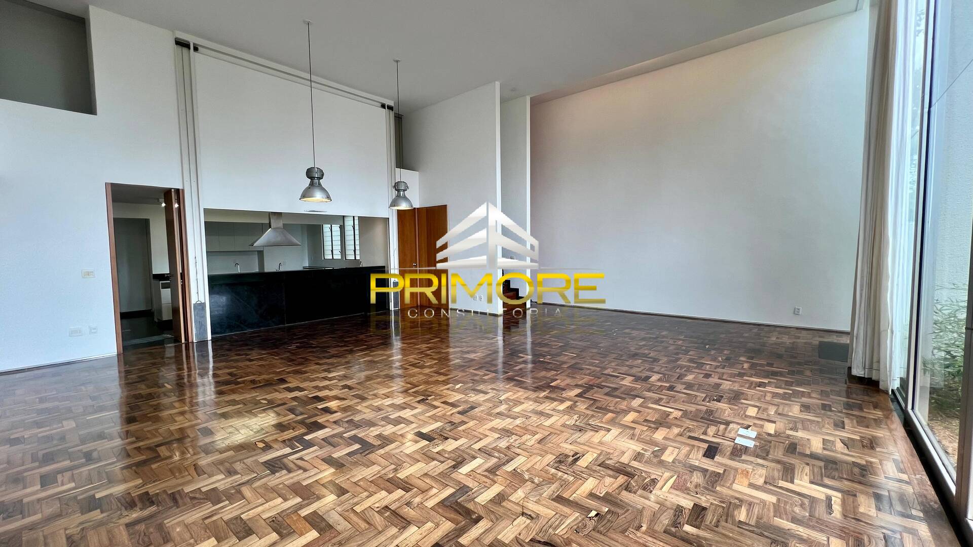 Casa no Condomínio Serra dos Manacás com 390m² e piscina