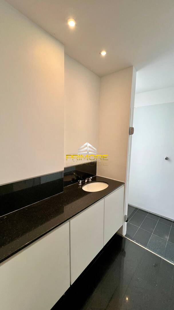 Casa no Condomínio Serra dos Manacás com 390m² e piscina
