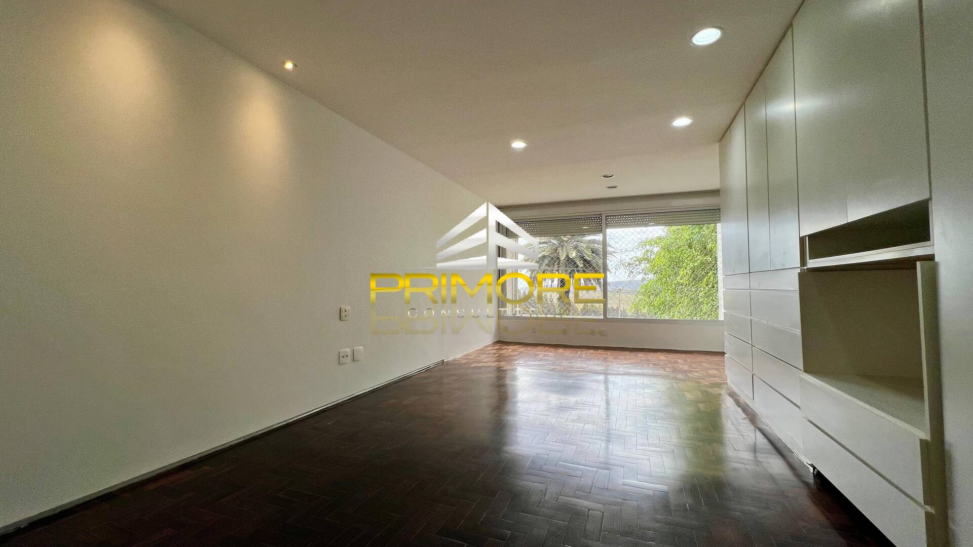 Casa no Condomínio Serra dos Manacás com 390m² e piscina