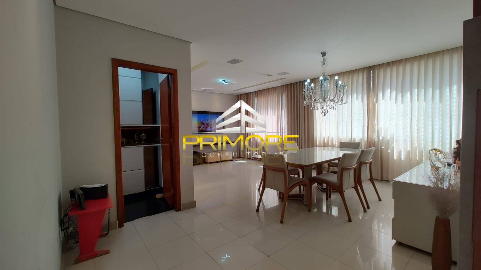 Venda - Apartamento 4 quartos, prédio com elevador, 3 vagas, Buritis.