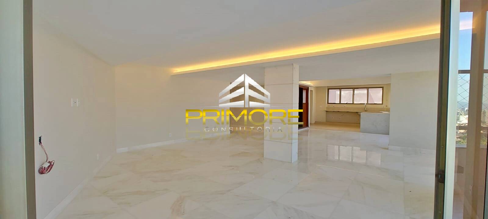 Venda: Apartamento com 390 m2, reformado, 4 quartos, duas suites, 4 vagas.