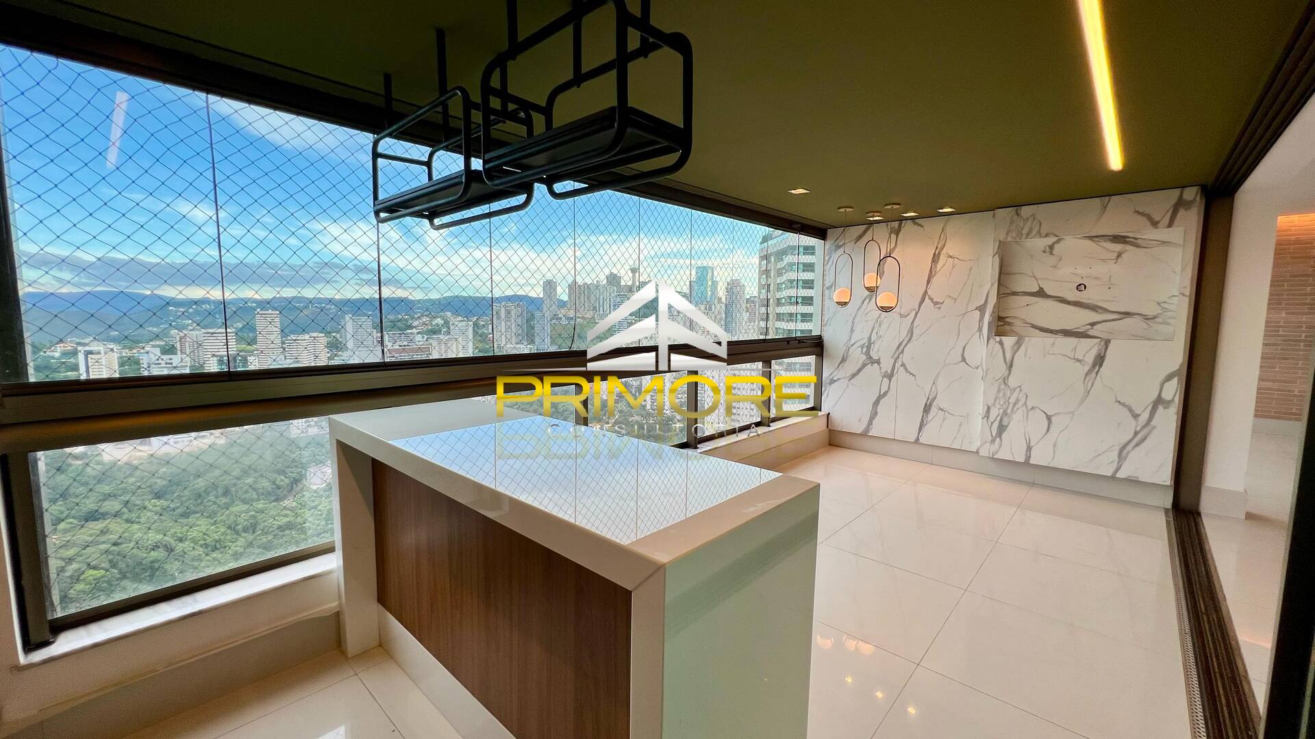 Venda de apartamento com 202m² no bairro Vila da Serra com quadra de tênis