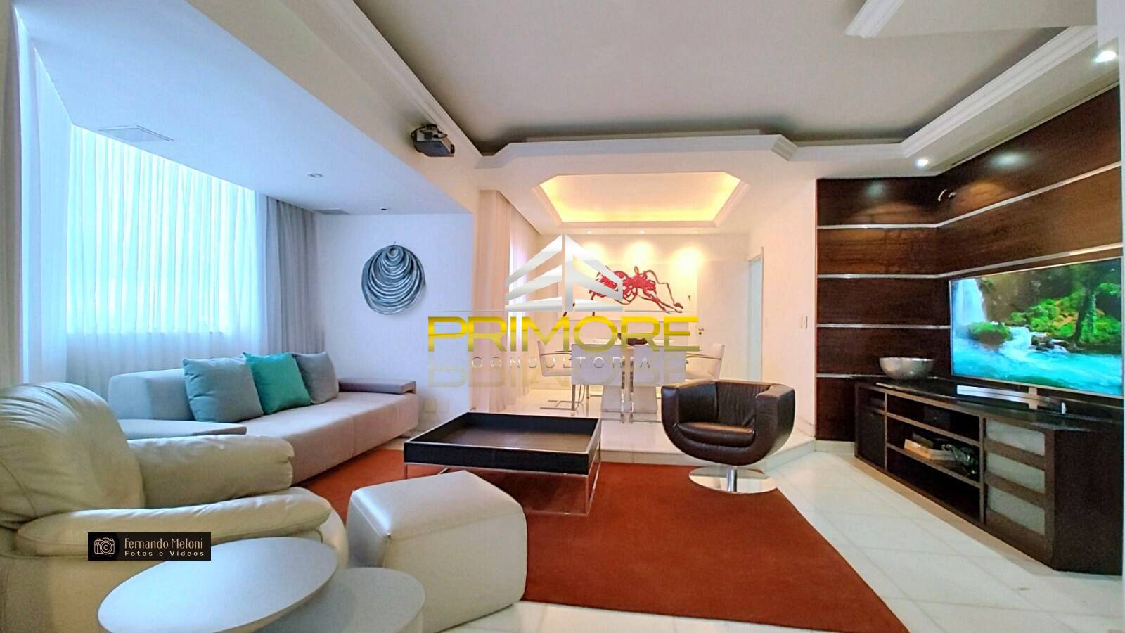 Vendo apartamento, 2 quartos, 125 m2, elevador, duas vagas livres.